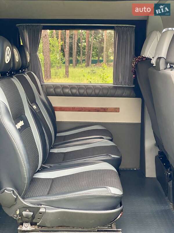 Минивэн Volkswagen Transporter 2015 в Седлище
