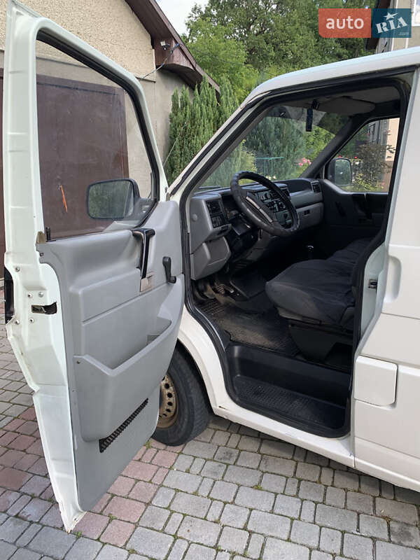 Минивэн Volkswagen Transporter 1996 в Долине