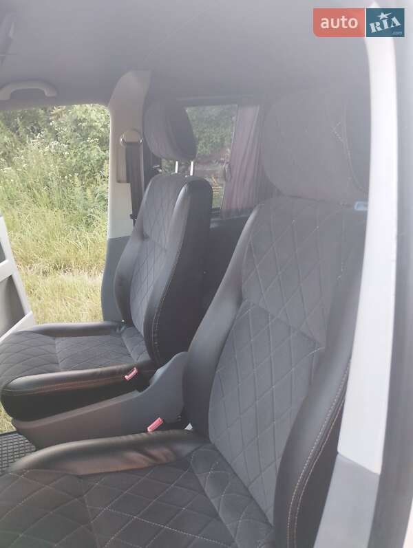 Мінівен Volkswagen Transporter 2006 в Чорткові