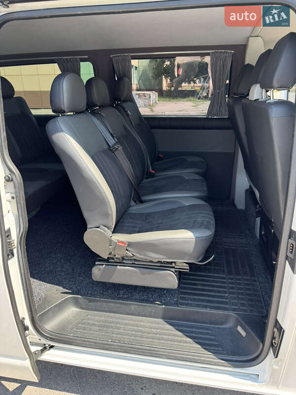 Мінівен Volkswagen Transporter 2012 в Верхньодніпровську