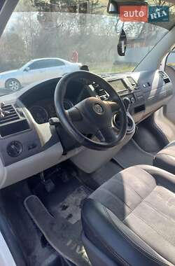 Минивэн Volkswagen Transporter 2012 в 