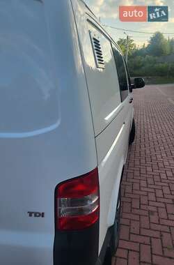 Грузопассажирский фургон Volkswagen Transporter 2015 в 