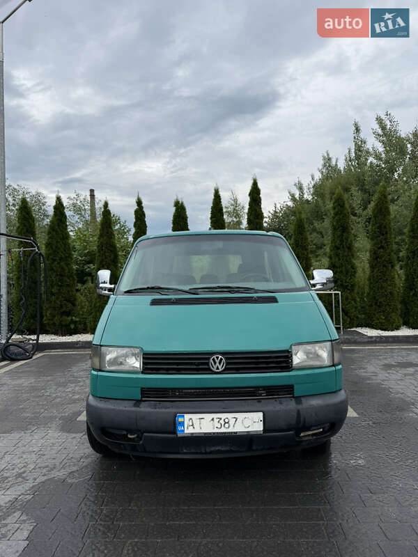 Минивэн Volkswagen Transporter 2000 в Надворной