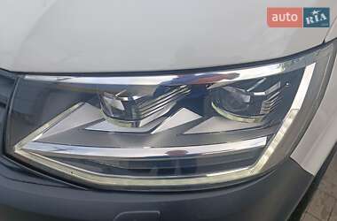 Минивэн Volkswagen Transporter 2018 в 