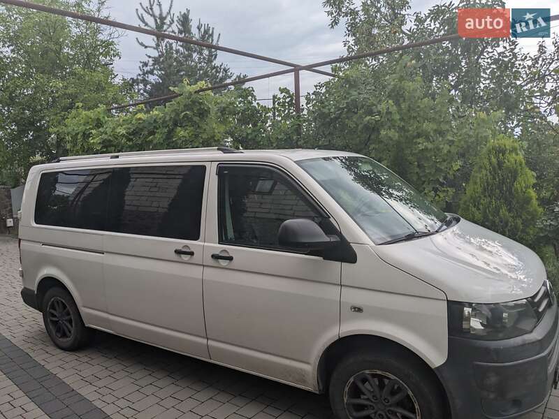Минивэн Volkswagen Transporter 2013 в 