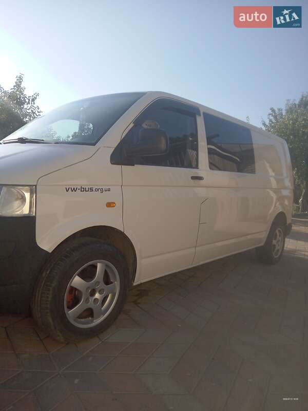 Грузопассажирский фургон Volkswagen Transporter 2006 в Баре