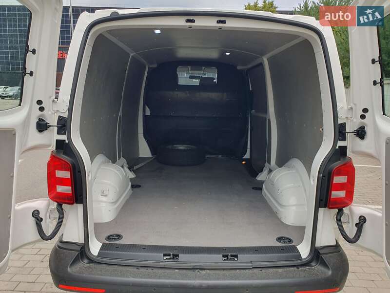 Грузовой фургон Volkswagen Transporter 2017 в Луцке