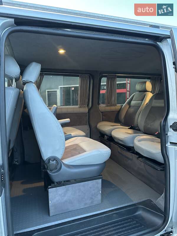 Мінівен Volkswagen Transporter 2004 в Надвірній