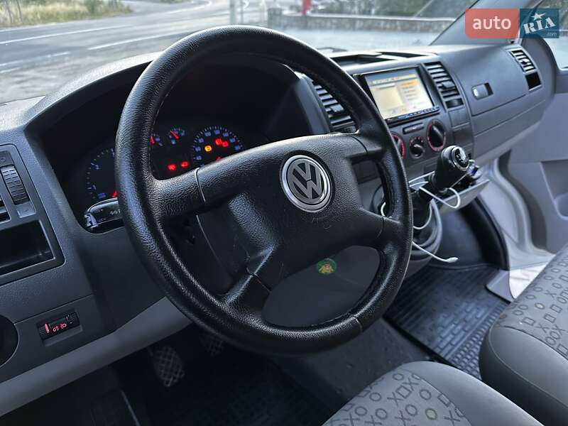 Мінівен Volkswagen Transporter 2004 в Надвірній