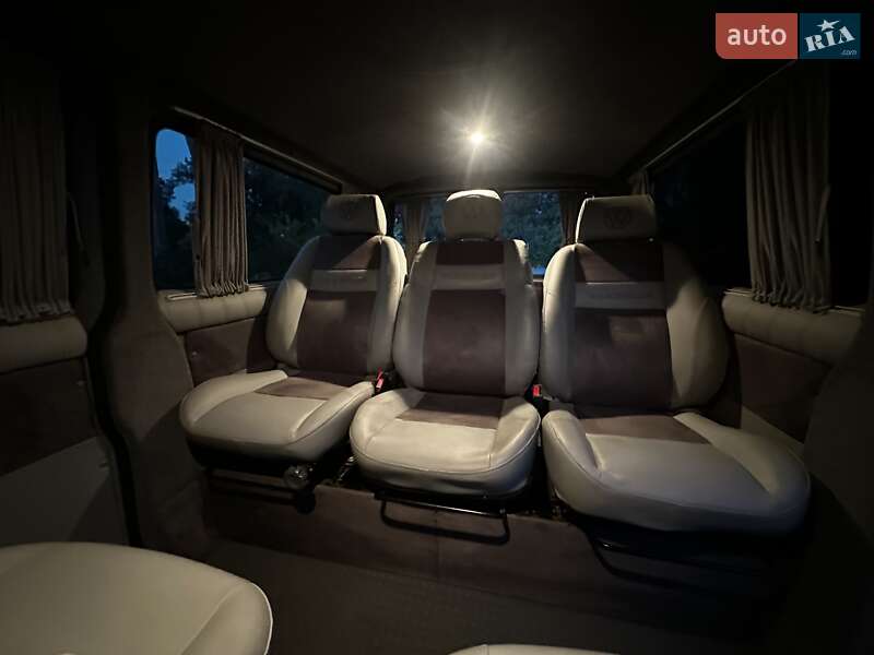 Мінівен Volkswagen Transporter 2004 в Надвірній