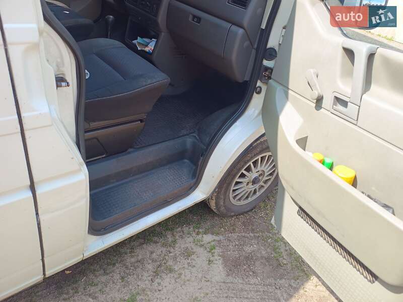 Минивэн Volkswagen Transporter 2000 в Шостке