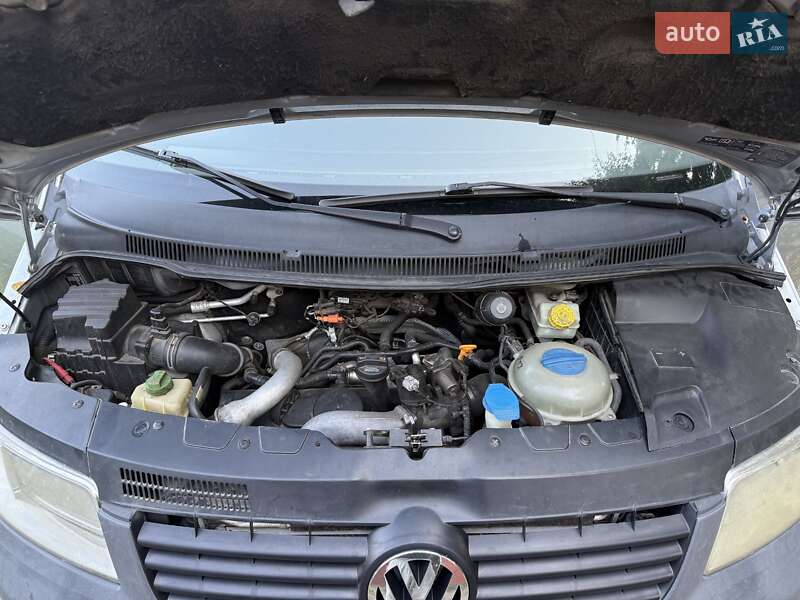 Грузовой фургон Volkswagen Transporter 2007 в Александрие