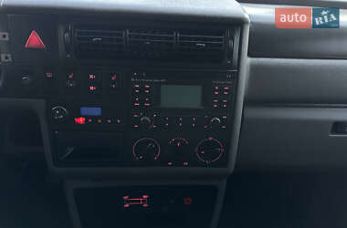 Минивэн Volkswagen Transporter 2003 в 