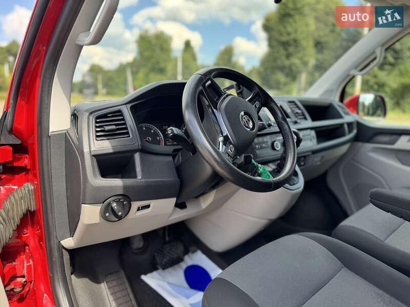 Грузовой фургон Volkswagen Transporter 2016 в Радивилове