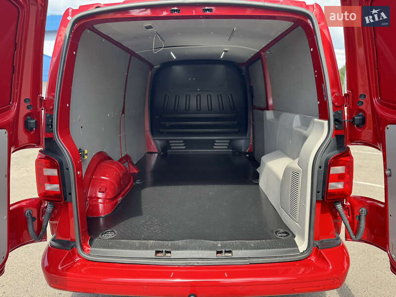 Грузовой фургон Volkswagen Transporter 2016 в Радивилове