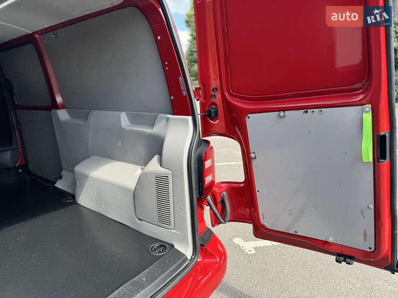 Грузовой фургон Volkswagen Transporter 2016 в Радивилове