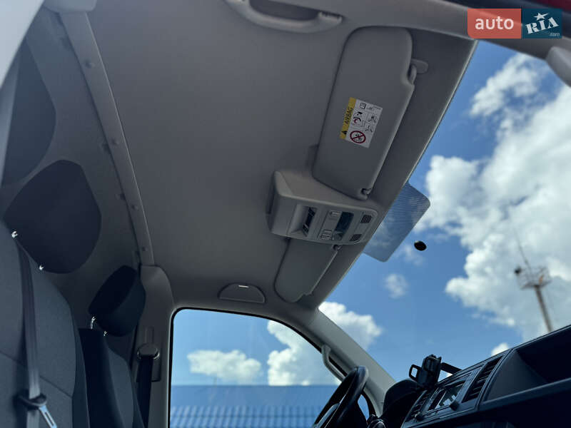 Грузовой фургон Volkswagen Transporter 2016 в Радивилове