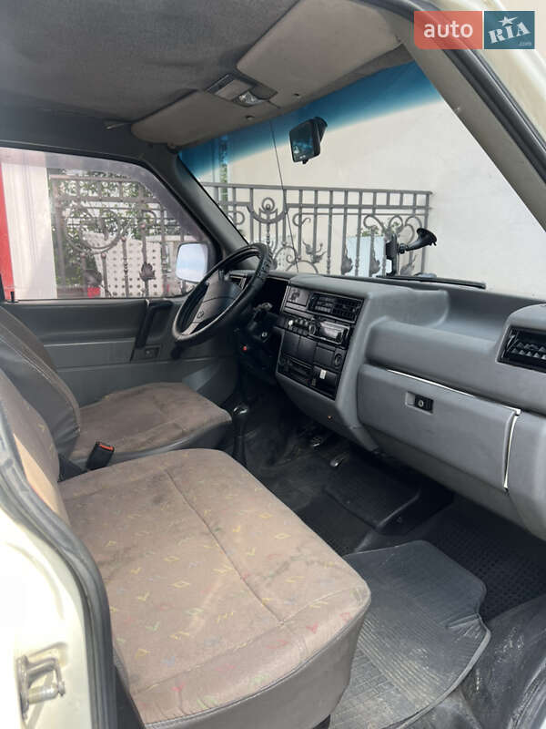 Минивэн Volkswagen Transporter 1995 в Черновцах