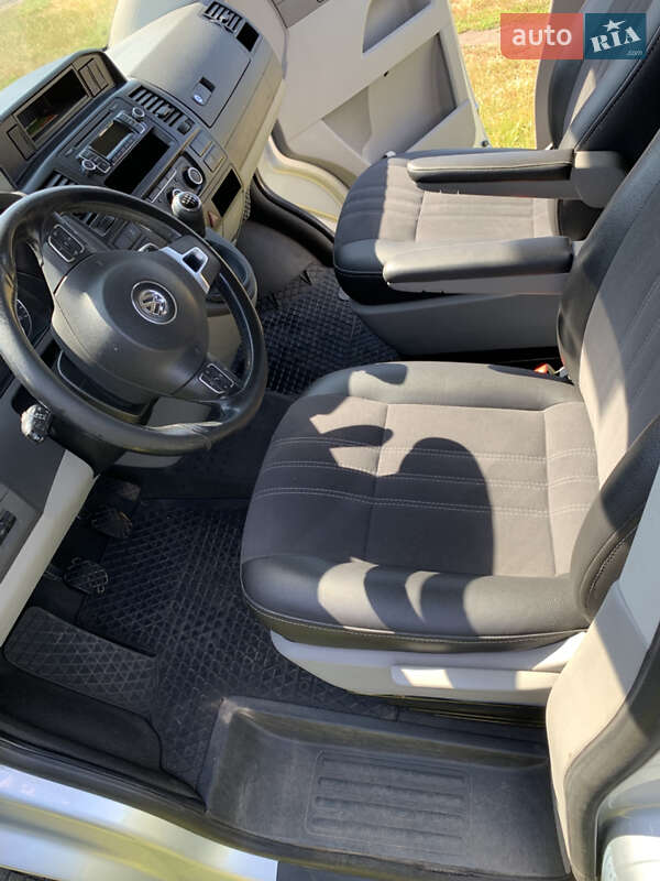 Грузопассажирский фургон Volkswagen Transporter 2013 в Житомире