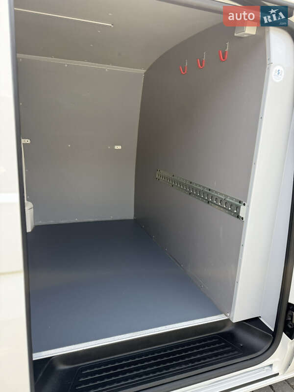 Грузовой фургон Volkswagen Transporter 2021 в Киеве