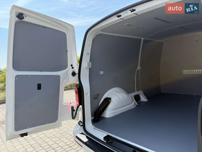 Грузовой фургон Volkswagen Transporter 2021 в Киеве