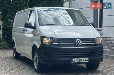 Грузовой фургон Volkswagen Transporter 2016 в Дубно