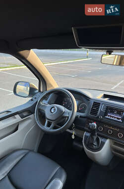 Минивэн Volkswagen Transporter 2016 в 