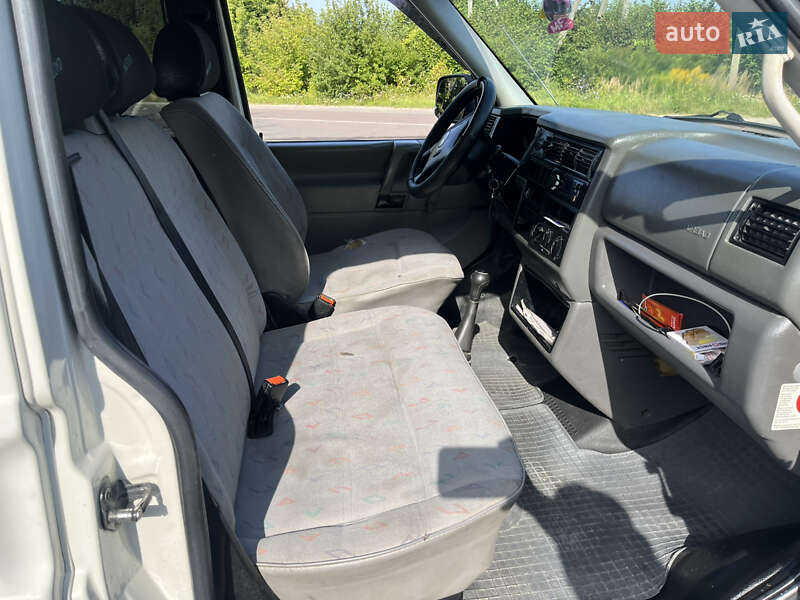 Минивэн Volkswagen Transporter 2000 в Почаеве