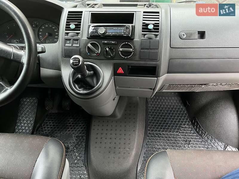 Минивэн Volkswagen Transporter 2006 в Хмельницком