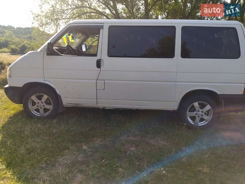 Минивэн Volkswagen Transporter 2000 в Гадяче