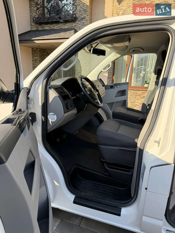 Грузовой фургон Volkswagen Transporter 2014 в Хмельницком