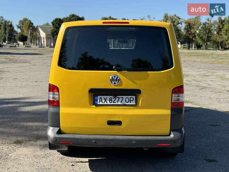 Грузовой фургон Volkswagen Transporter 2011 в Чугуеве