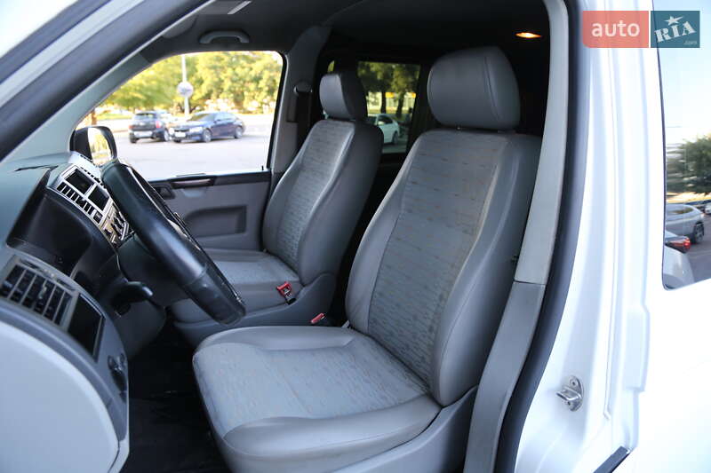 Грузопассажирский фургон Volkswagen Transporter 2012 в Киеве