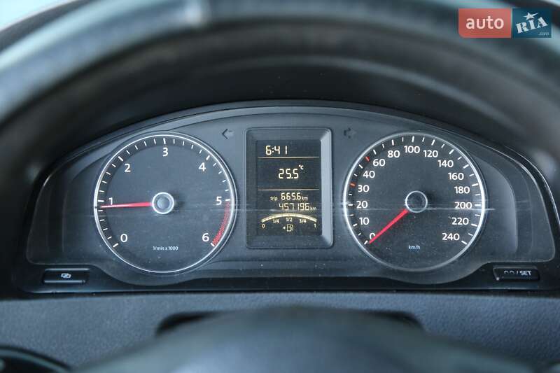 Грузопассажирский фургон Volkswagen Transporter 2012 в Киеве