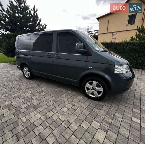 Минивэн Volkswagen Transporter 2006 в 