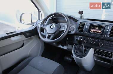 Минивэн Volkswagen Transporter 2018 в 