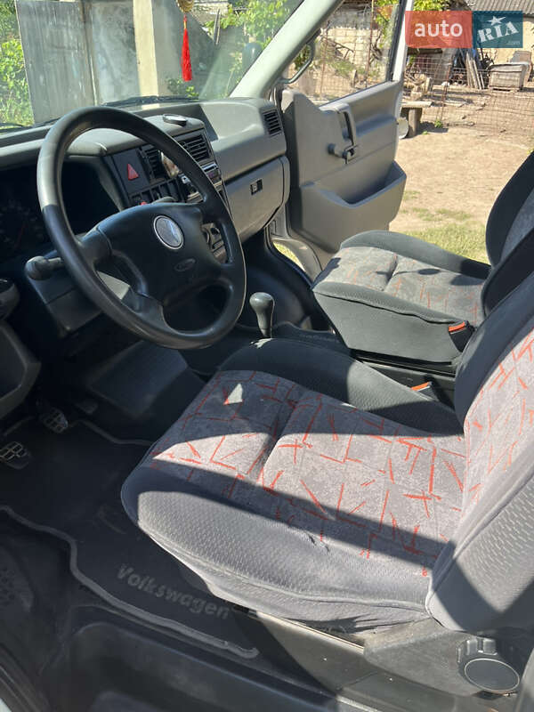 Минивэн Volkswagen Transporter 2000 в Новоднестровске