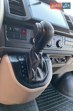Минивэн Volkswagen Transporter 2016 в 