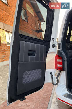 Минивэн Volkswagen Transporter 2016 в 