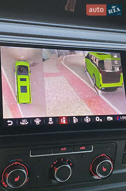 Минивэн Volkswagen Transporter 2016 в 