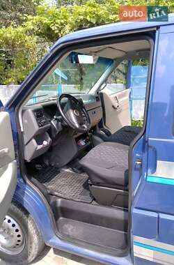 Минивэн Volkswagen Transporter 2003 в Каменец-Подольском
