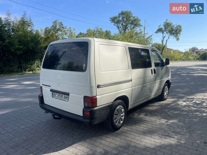 Минивэн Volkswagen Transporter 2000 в Городке