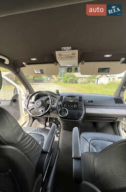 Минивэн Volkswagen Transporter 2010 в 