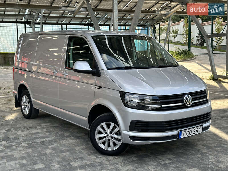 Вантажний фургон Volkswagen Transporter 2018 в Львові
