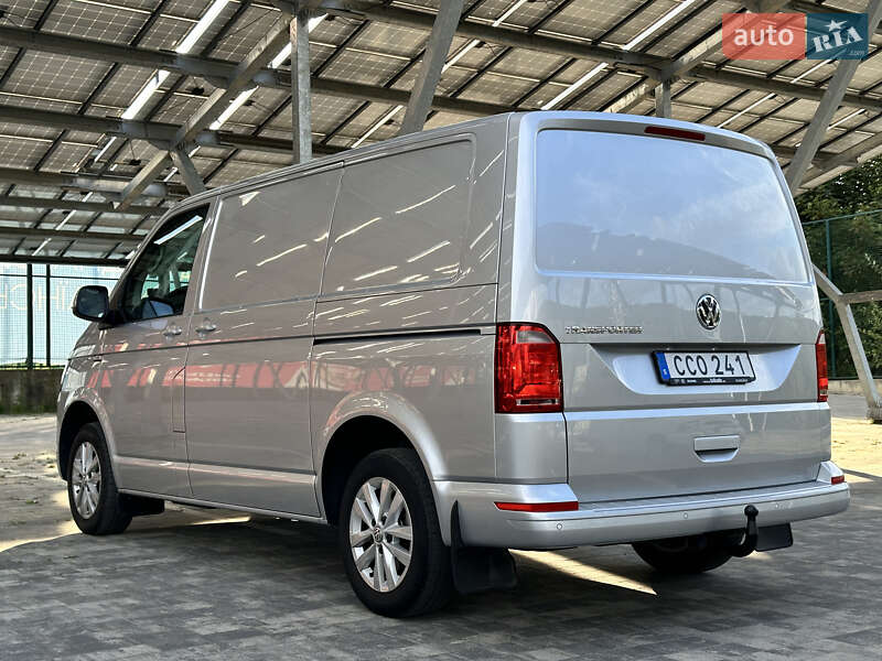 Вантажний фургон Volkswagen Transporter 2018 в Львові
