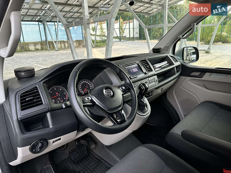 Вантажний фургон Volkswagen Transporter 2018 в Львові