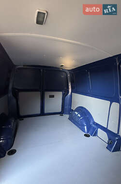 Грузовой фургон Volkswagen Transporter 2013 в 