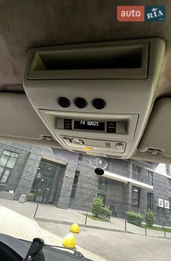 Минивэн Volkswagen Transporter 2010 в 