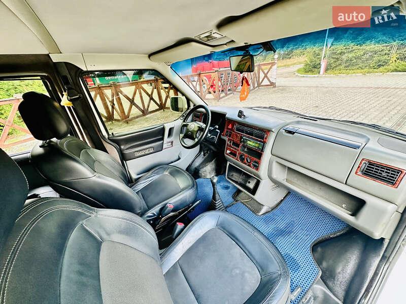 Минивэн Volkswagen Transporter 2002 в Львове