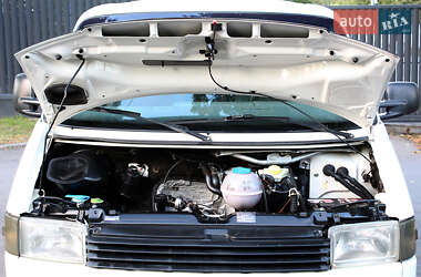 Минивэн Volkswagen Transporter 2000 в 